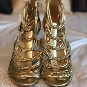 NWOT - Brand New Golden Via Spiga - size 9